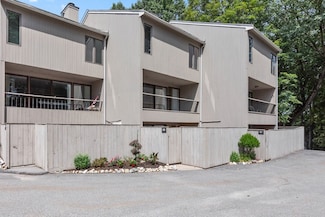98 Mill Pond, North Andover, MA 01845