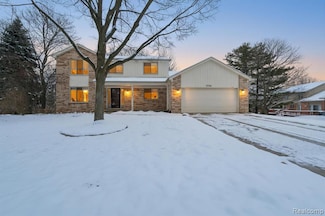 2728 Winter Park Ct, Rochester Hills, MI 48309