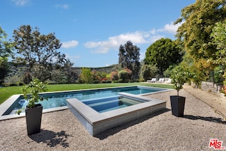 10971 Savona Rd, Los Angeles, CA 90077