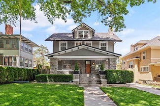 12 E 57th St, Kansas City, MO 64113