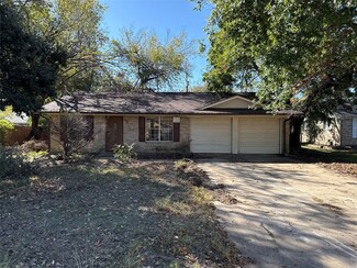 701 Fouts Dr, Irving, TX 75061