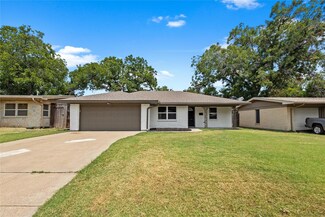 1318 Plattner St, Grand Prairie, TX 75050
