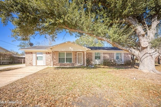 641 Octave St, Diberville, MS 39540