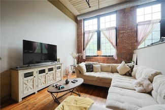 685 Social St Unit 103, Woonsocket, RI 02895