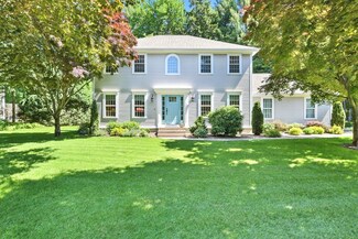 34 Hawks Cir, Westfield, MA 01085