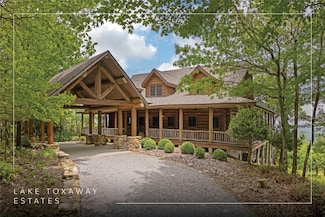 865 Toxaway Dr, Lake Toxaway, NC 28747