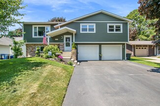 1025 N Ferry St, Ludington, MI 49431