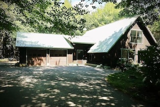 3 Jodys Acre Rd, Southwest Harbor, ME 04617