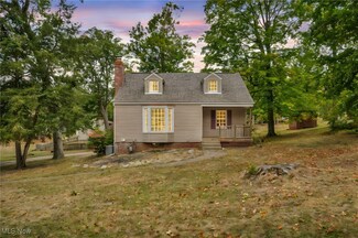 2211 48th St NE, Canton, OH 44705