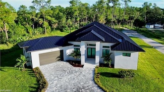 927 12th Ave NE, Naples, FL 34120