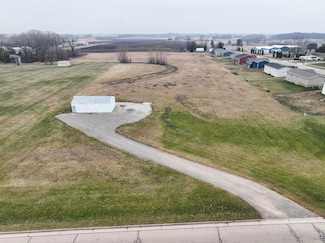 508 S Main St, Juneau, WI 53039