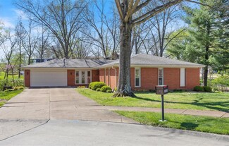 10320 Dorenshire Ct, Saint Louis, MO 63128