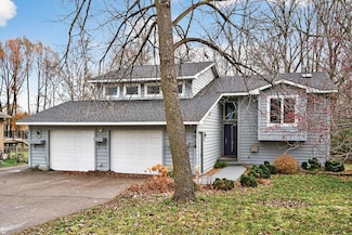 4014 Elmwood St, Saint Paul, MN 55127