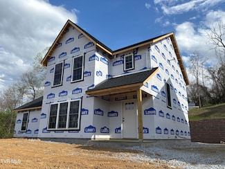 104 Daniel Ln, Elizabethton, TN 37643