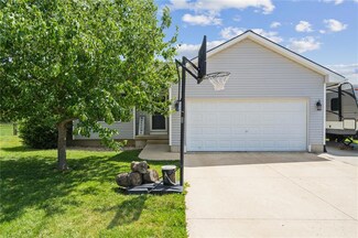 100 Prairie Hawk Ct SW, Cedar Rapids, IA 52404