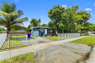 5734 Mckinley St, Hollywood, FL 33021