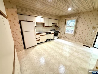 146 Garside Ave Unit 5, Wayne, NJ 07470