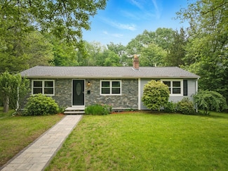 9 Hill Rd, Bedford, MA 01730