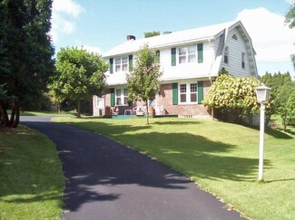 1174 Greentree Rd, Pittsburgh, PA 15220