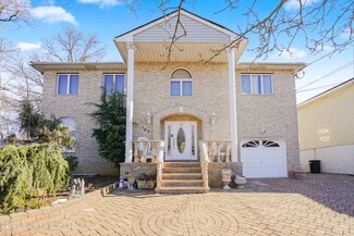 197 Aspinwall St, Staten Island, NY 10307