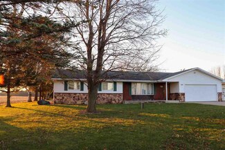 N7495 Vandenheuvel Rd, Seymour, WI 54165