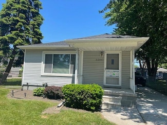 22841 E 13 Mile Rd, Saint Clair Shores, MI 48082