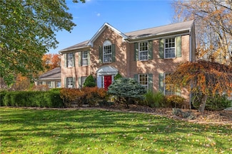 3349 Long Branch Dr, New Castle, PA 16105