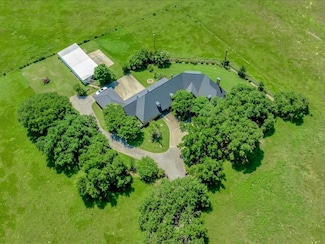 724 E Texas Rd, Lufkin, TX 75901
