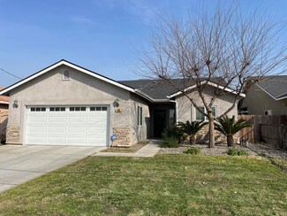 866 N E St, Tulare, CA 93274