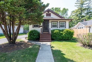 214 S Lewis Ave, Waukegan, IL 60085