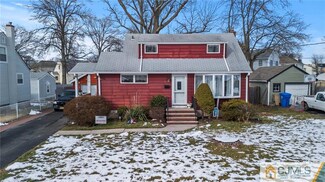 51 Tappen St, Avenel, NJ 07001