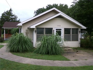 1402 N Kentucky St, Iola, KS 66749
