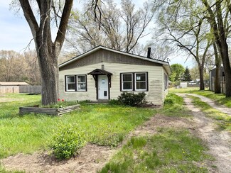2427 Macarthur Rd, Muskegon, MI 49442