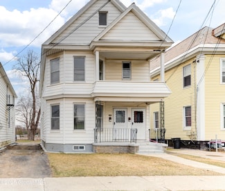 127 Mcclellan St, Schenectady, NY 12304