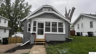 5831 Frances St, Omaha, NE 68106