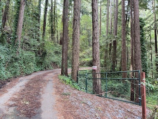 17781 Santa Rosa Ave, Guerneville, CA 95446