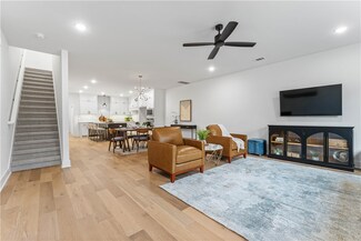 4124 W Olive St, Rogers, AR 72756