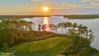 71 Jayne, Oriental, NC 28571