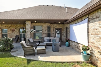 5525 Ledgestone Dr, Mustang, OK 73064