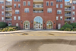 50 Boatswains Way Unit 105, Chelsea, MA 02150