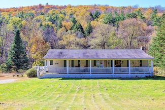 226 SE Hollow Rd, Berlin, NY 12022