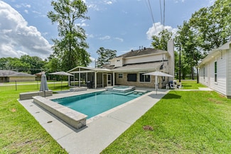 3626 Lake Breeze Ln, Crosby, TX 77532