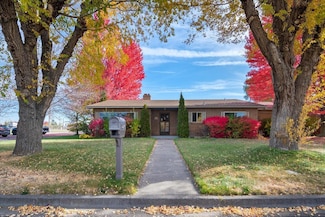 1406 SW 12th St, Redmond, OR 97756