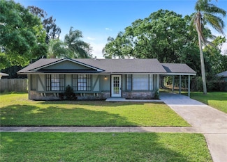 457 NE Camelot Dr, Port Saint Lucie, FL 34983