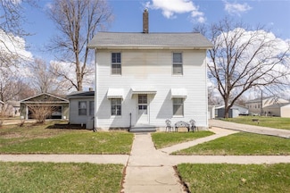 307 2nd Ave SW, State Center, IA 50247