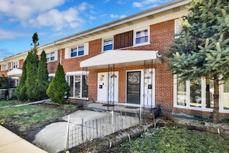 8852 Robin Dr Unit E, Des Plaines, IL 60016