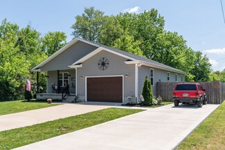 300 Thomas Ave, Hohenwald, TN 38462