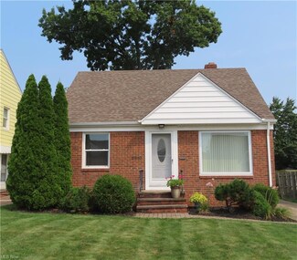 5810 Thornton Dr, Cleveland, OH 44129