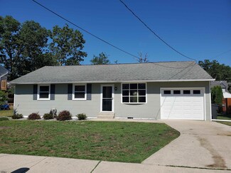 10 Edgewood Dr, Somers Point, NJ 08244