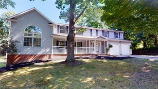 1047 Berkshire Dr, MacEdonia, OH 44056